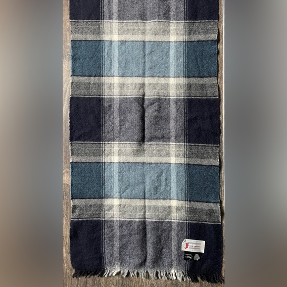 Jack Fraser wool scarf. Navy, sky blue, grey charcoal - Picture 5 of 9